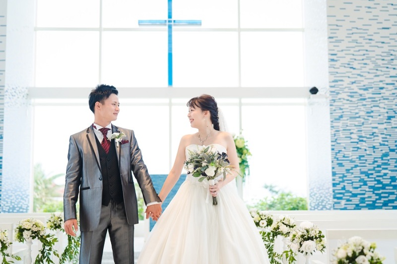 お互いに手を繋いで見つめ合いました～！