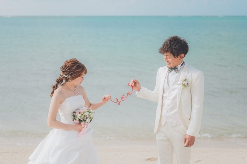 赤い糸で「LOVE」♡