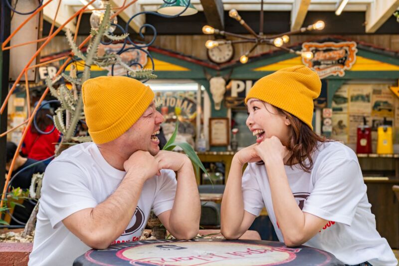 頬杖ついてニッコリ♡