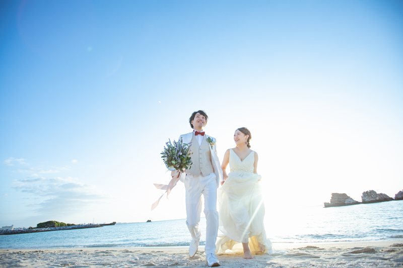 ＼ビーチでドレス2着着れる！❀カラードレスもOK！／【各月先着5組様限定！】60着フリーチョイスでタキシードも豊富♡