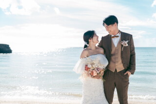 \ビーチでドレス2着着れる!❀カラードレスもOK!/【各月先着5組様限定!】60着フリーチョイスでタキシードも豊富♡