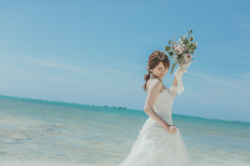 【ソロウェディングフォト】推し活も♡プロのメイク&撮影で最高のご褒美体験を|チャペル+ガーデン+ビーチ50カット