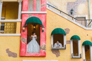 前撮りパックプラン☆アメリカンビレッジ＆ビーチ＆グリーン150カット＋ダイジェストムービー付｜ヘアメイク・衣裳・雨天保証コミコミ