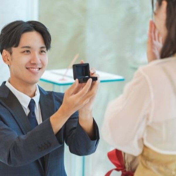 【プロポーズプラン】チャペルでエンゲージメントフォトを♡バラの花束付・データ30カット【アクアグレイス・チャペル】サプライにも♡