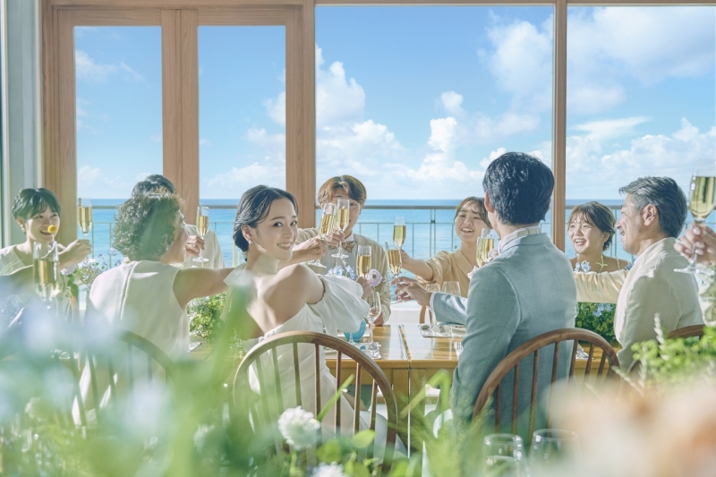 【会食付プラン】チャペル&ガーデン&ビーチ100カット＋平服会食2名様分｜おふたりでもご家族でも♡衣裳もすべてコミで安心！