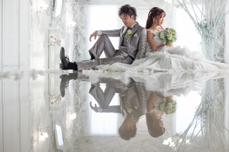 "雪の部屋"でフェザーシャワー