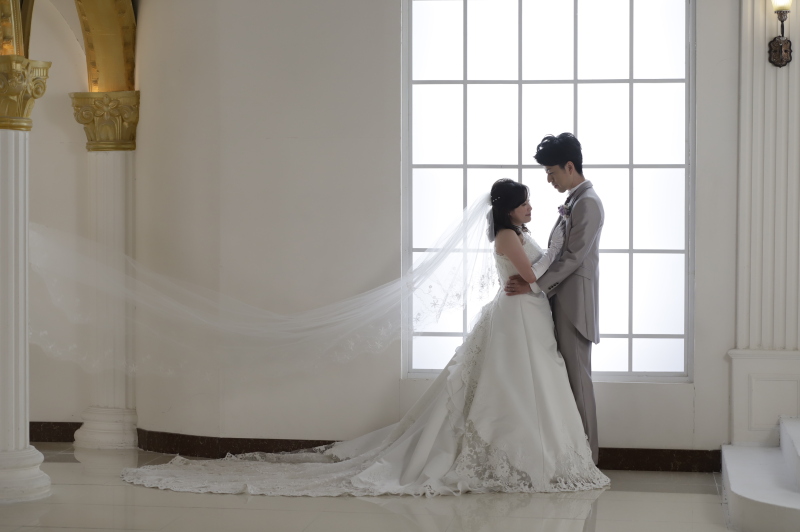 ベールをなびかせて