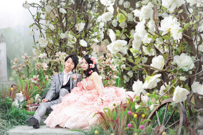 淡いピンクのドレスと相性ピッタリ！