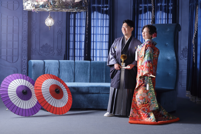 青の部屋でシックに和装