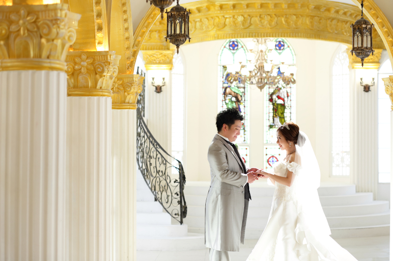 神聖な指輪交換のシーン