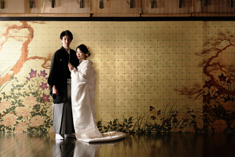 金屏風でカッコよく。