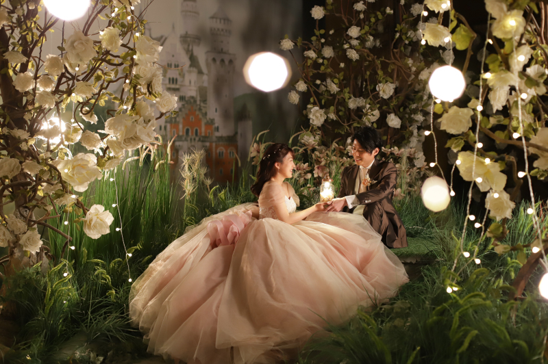 光るランプをもって…