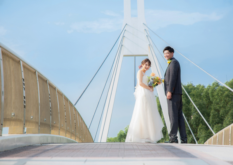 【久屋大通公園】ロケーション洋装１着｜衣装・ヘアセット・メイク・美肌レタッチデータ150カット込み