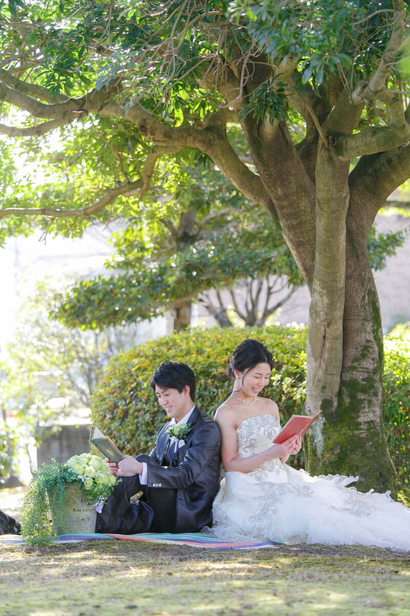 ウエディングドレスでピクニック気分!