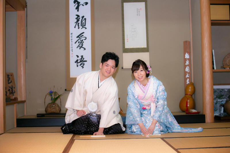 室内でも撮影できるお寺で座りショット!