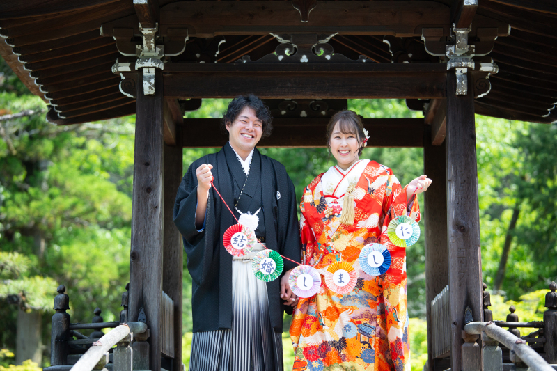 ガーランドを持って