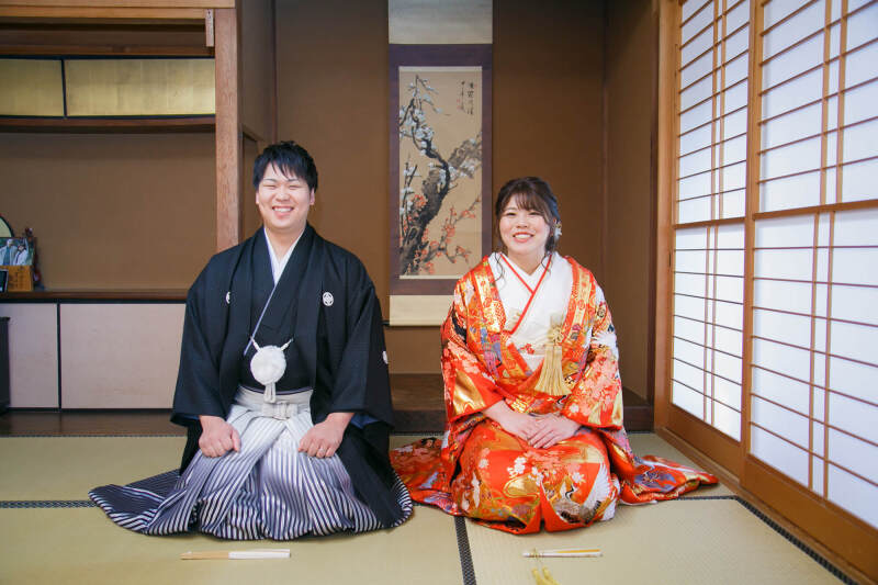 お支度から見守ってもらう花嫁姿