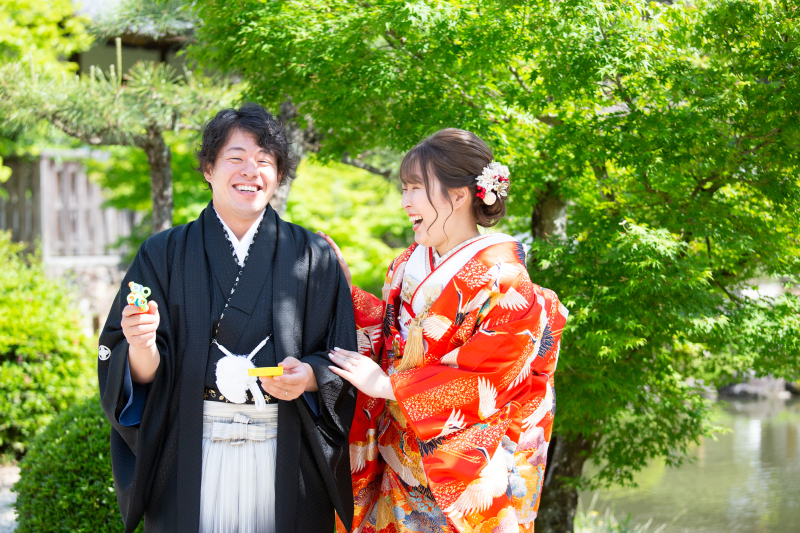 シャボン玉ではしゃぐお二人