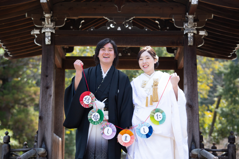 ガーランドを持って