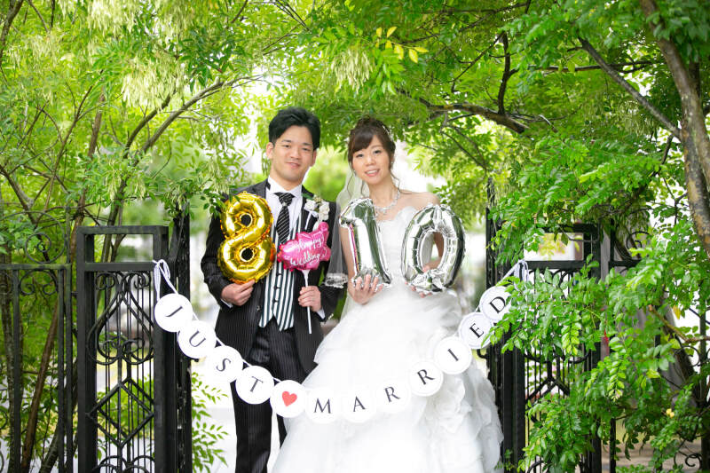 ドレス姿では、小物も使用して