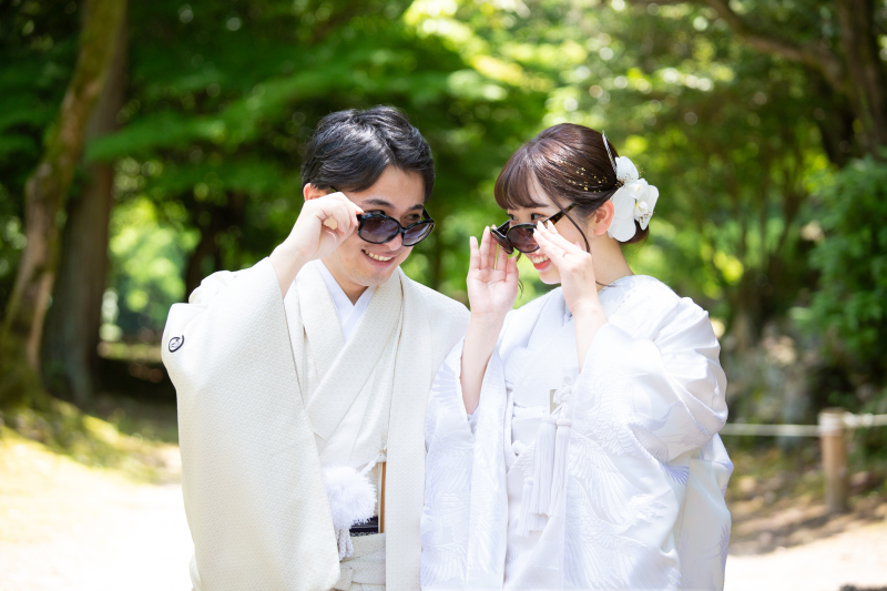 和装とサングラス