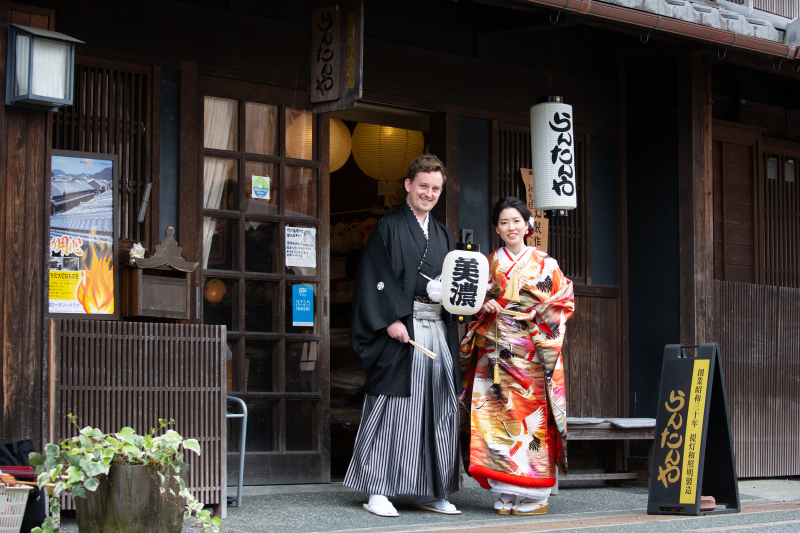らんたん屋の店先から撮影スタート!