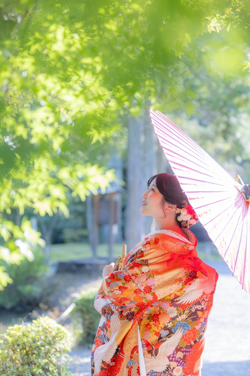 木漏れ日の中で輝く新婦様のソロ