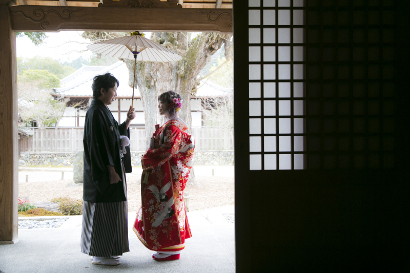 和装でのシルエット写真もとっても厳か。