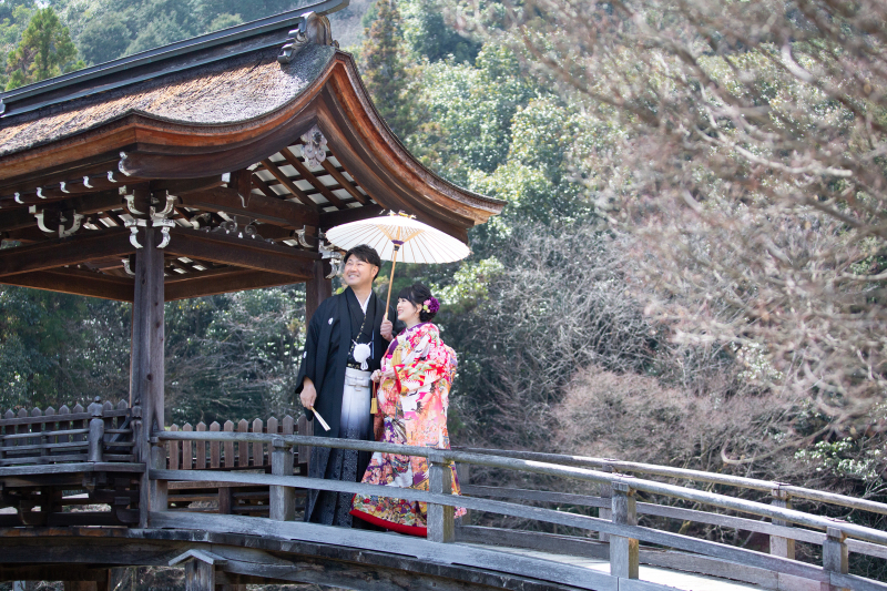 仲良く橋の上で