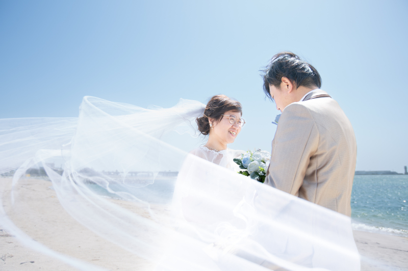 ベールをなびかせて