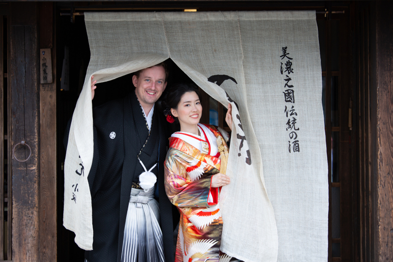 暖簾からひょっこり