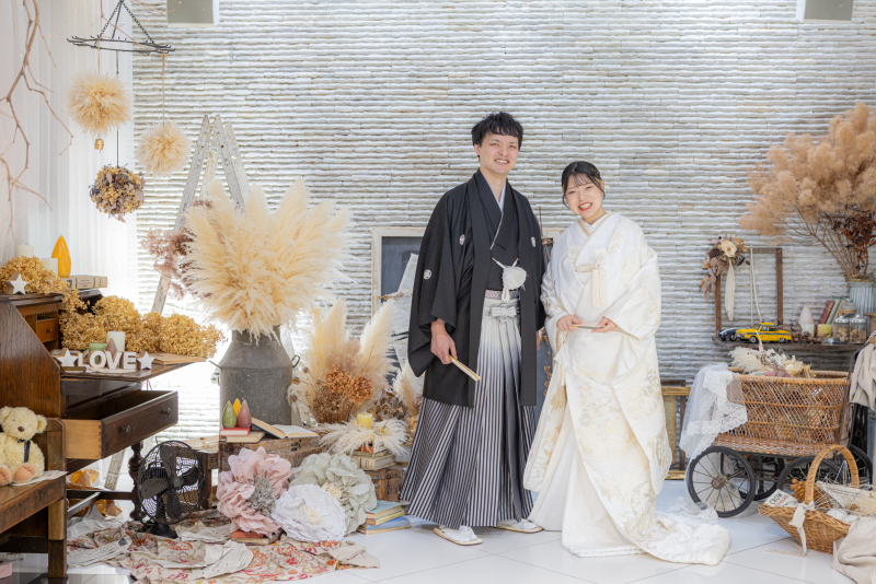 移動せずにゆっくり写真を残したいお二人へ「和装」スタジオプラン【データ100カット付き】