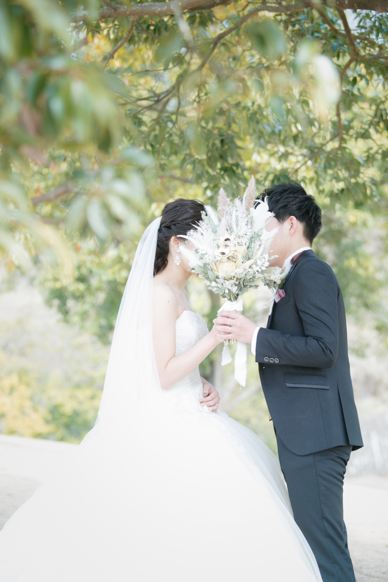 移動せずにゆっくり写真を残したいお二人へ「洋装」スタジオプラン【データ100カット付き】