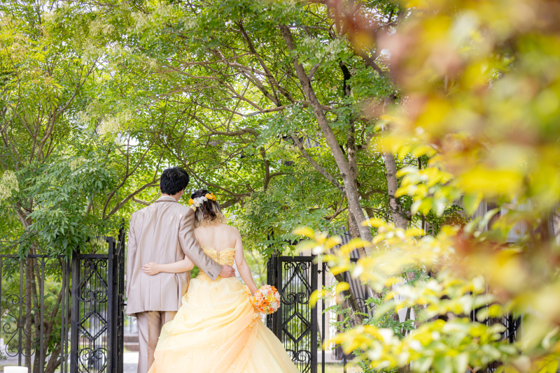 移動せずにゆっくり写真を残したいお二人へ「洋装」スタジオプラン【データ100カット付き】