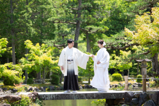 和の雰囲気たっぷりのお寺で、こだわり和装ロケーションフォト。