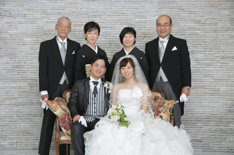 家族で残す写真で「結婚式」!