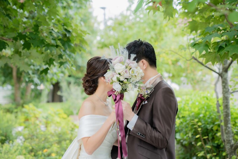  ブーケでお顔を隠して♡