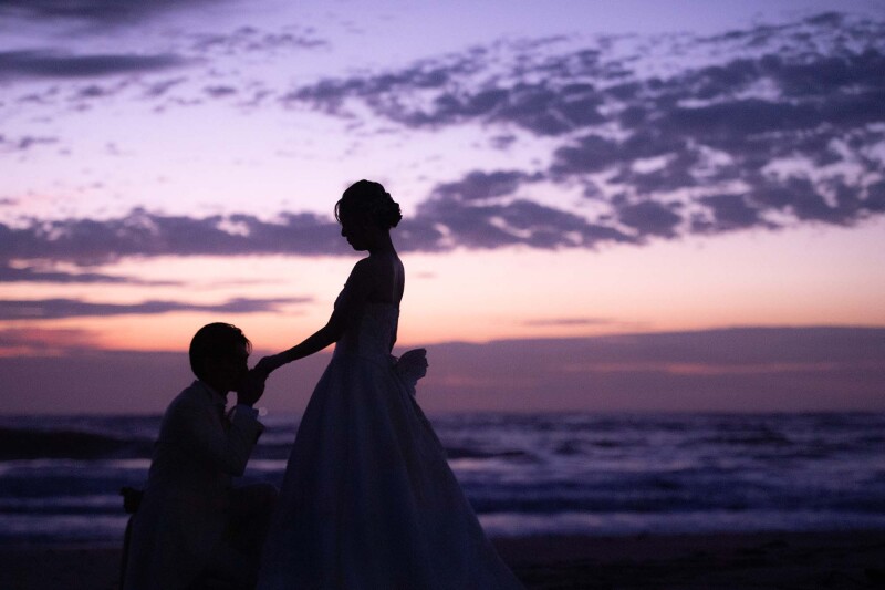 紫に染まる静寂の海