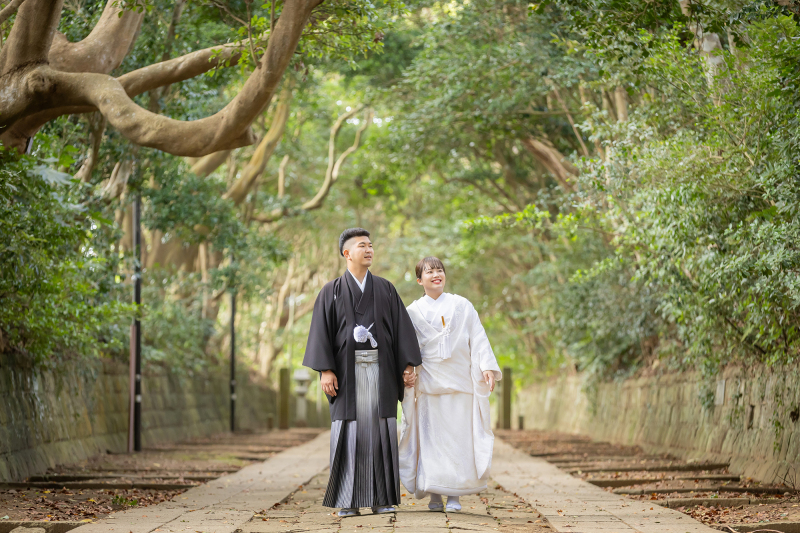 手を取り合って歩む道