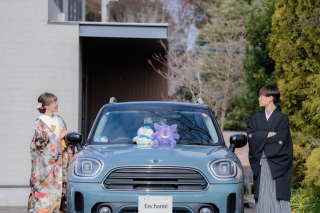 「結婚しました」をふたりらしく！大好きな車＆ぬいぐるみと叶えるハッピー和装