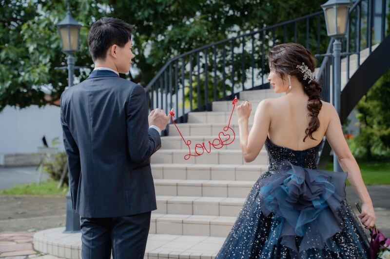 赤い糸で結ばれて