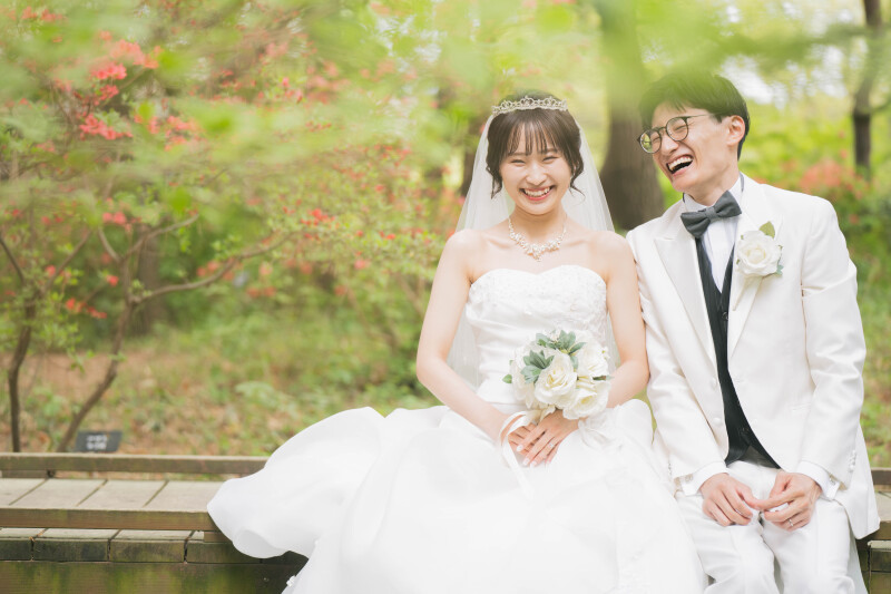 緑に包まれる笑顔