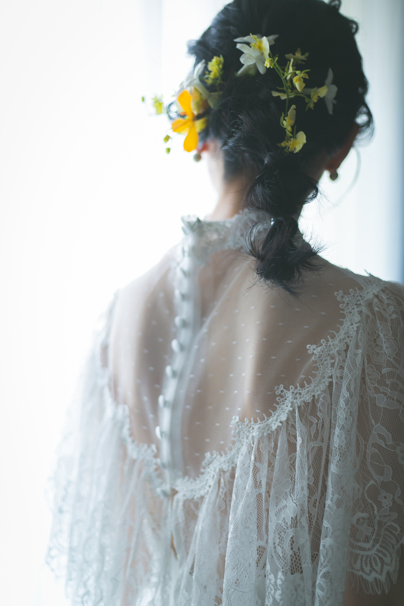 繊細なレースが美しいドレスで