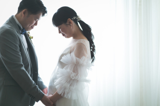 特別な瞬間のマタニティウエディングフォト