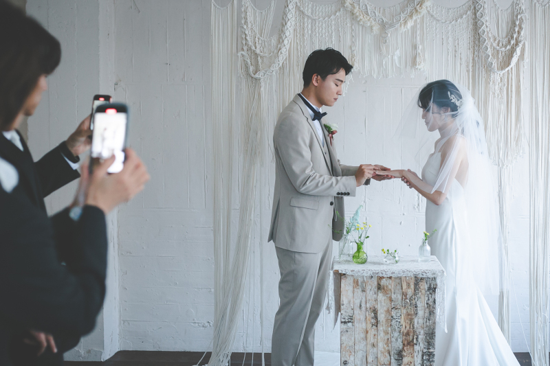 ご家族さまに見守られながら誓いを交わすセレモニー