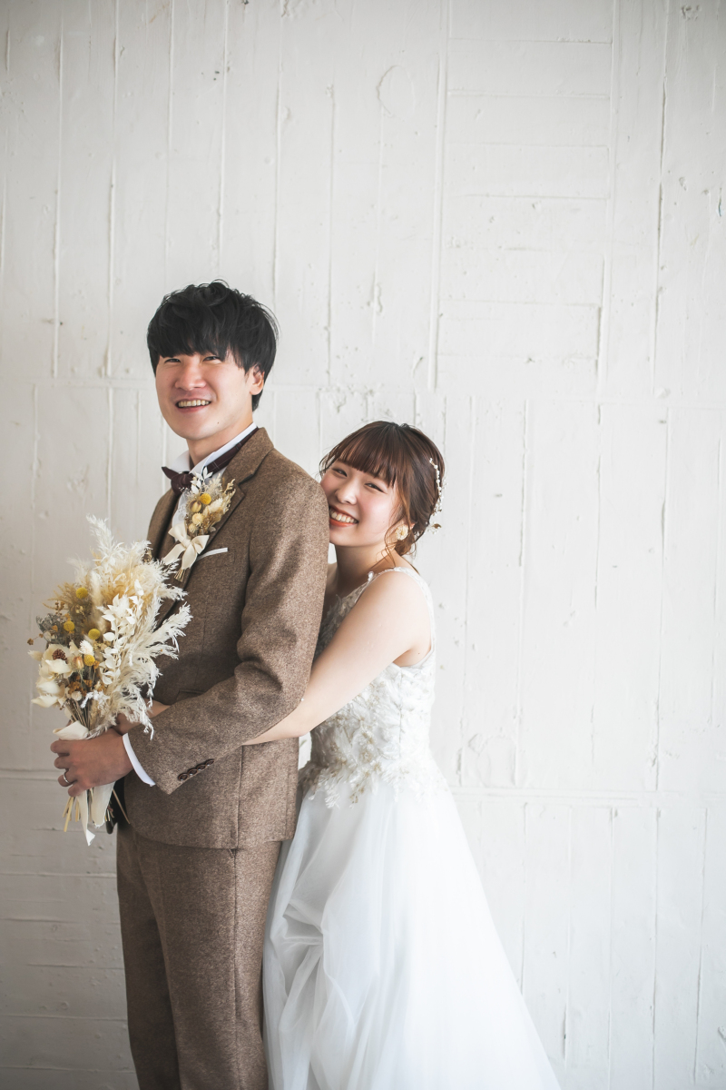 シンプルな空間でおふたりらしい仲良しなご様子を♪