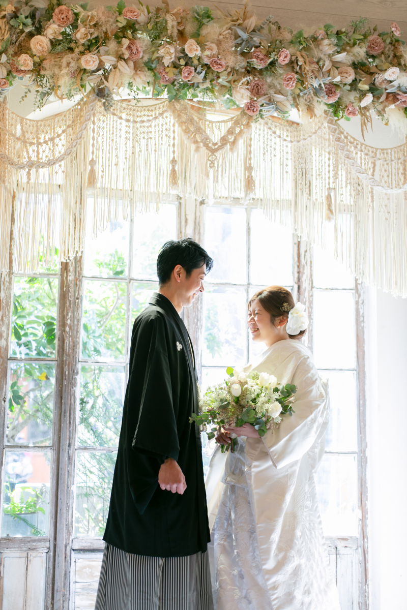 アンティーク調の空間も白無垢との相性◎