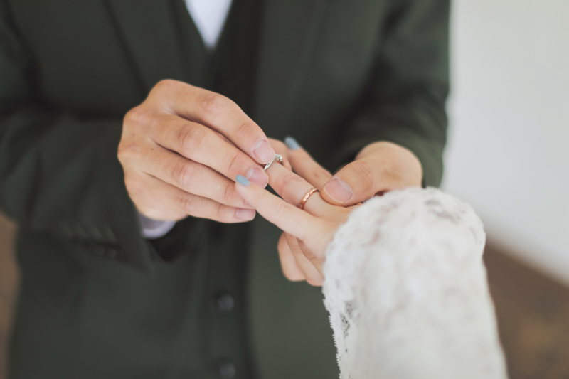 フォトウェディングで指輪の交換を♪