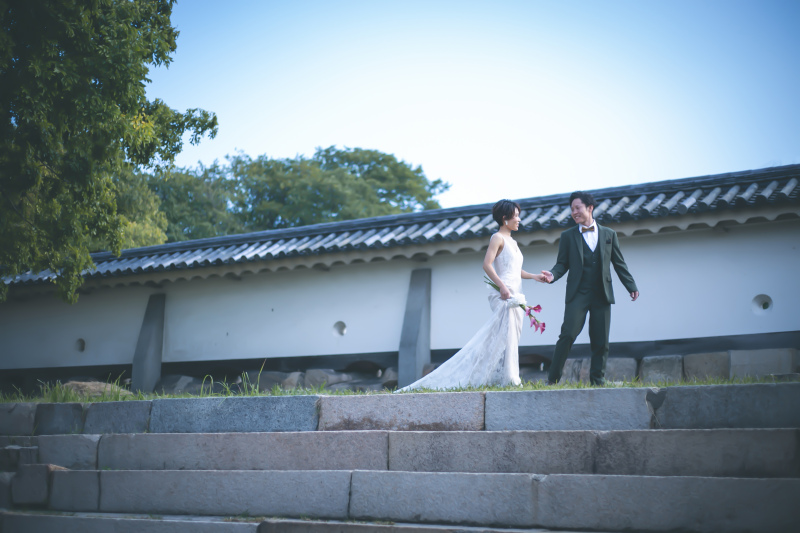 ウエディングドレスで大阪城近辺のロケーションフォト