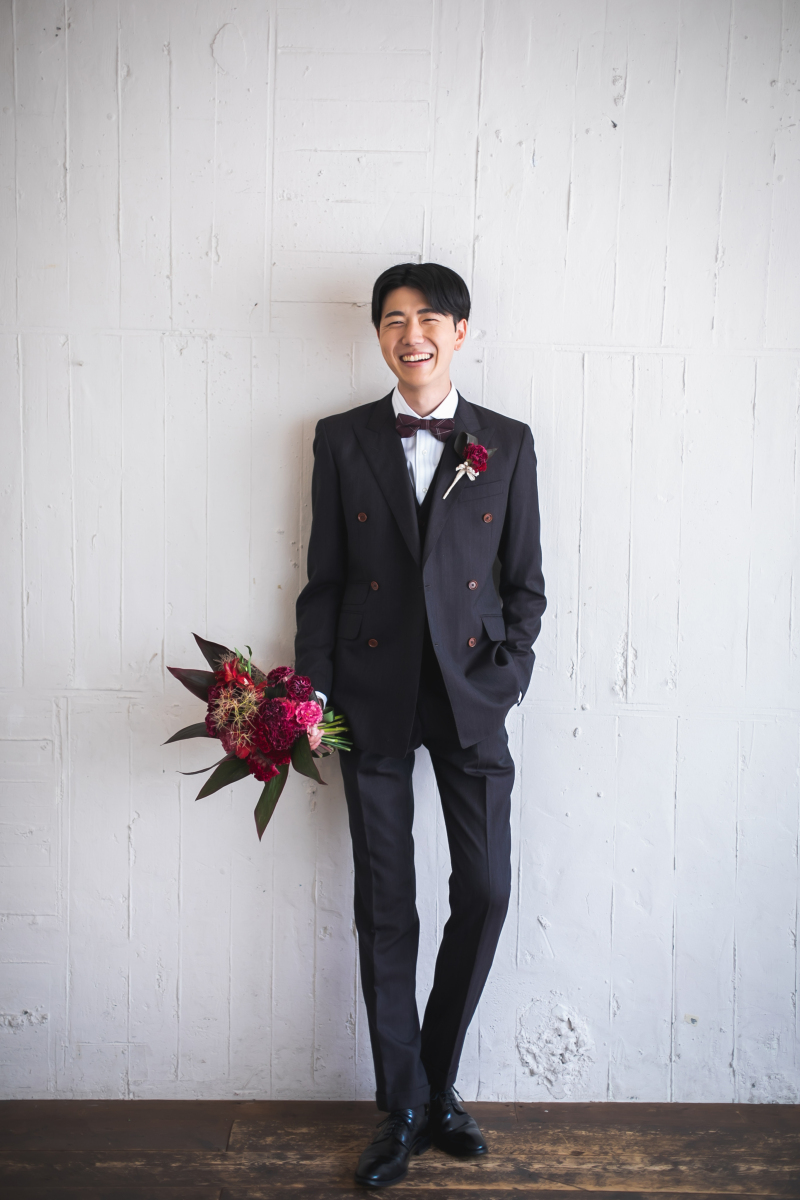 ご新郎さまにも似合うワインレッドのシックなブーケ